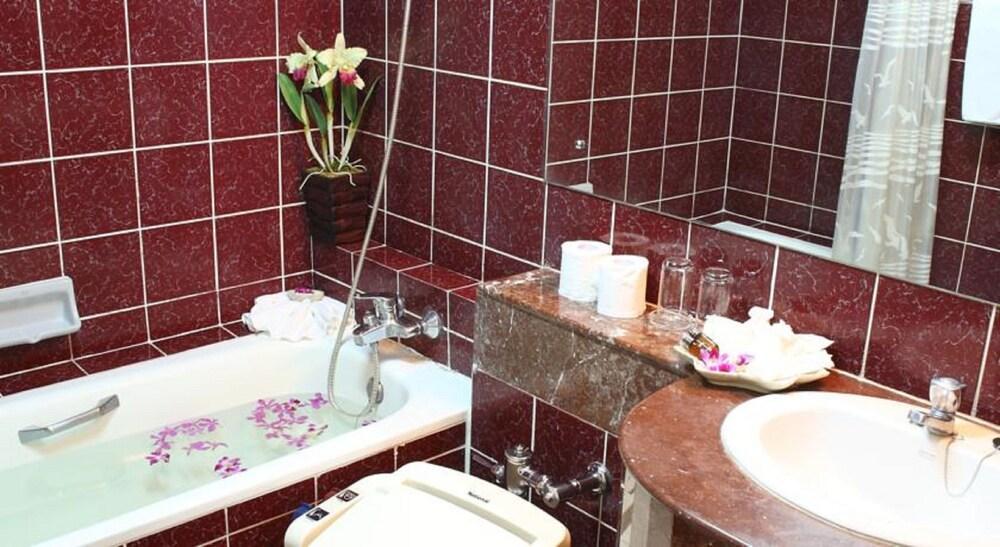 Yellow Ribbon Hills Boutique Suites Μπανγκόκ Εξωτερικό φωτογραφία
