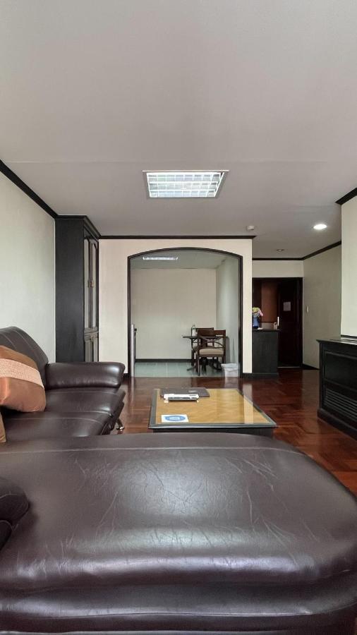 Yellow Ribbon Hills Boutique Suites Μπανγκόκ Εξωτερικό φωτογραφία