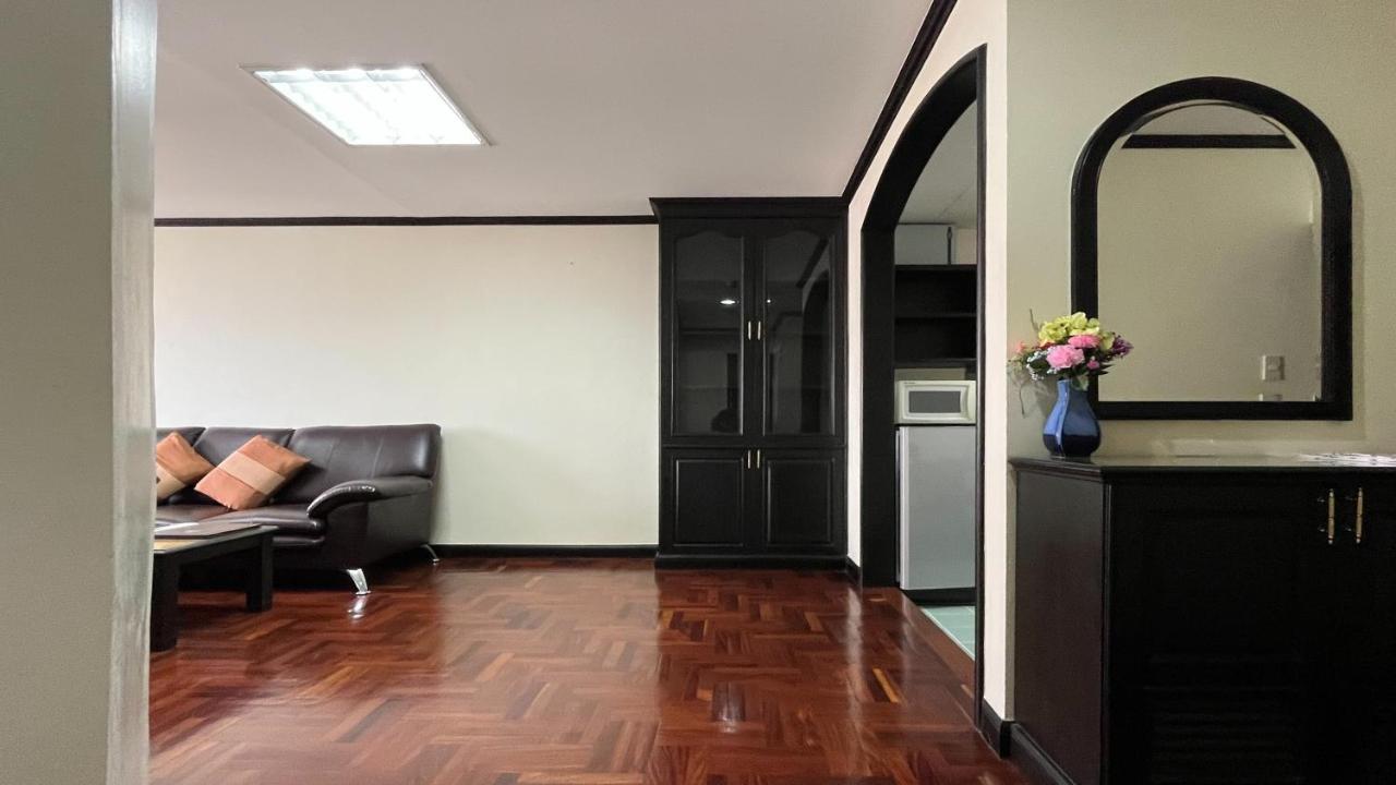 Yellow Ribbon Hills Boutique Suites Μπανγκόκ Εξωτερικό φωτογραφία