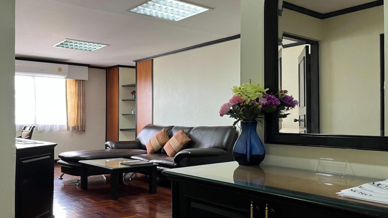Yellow Ribbon Hills Boutique Suites Μπανγκόκ Εξωτερικό φωτογραφία