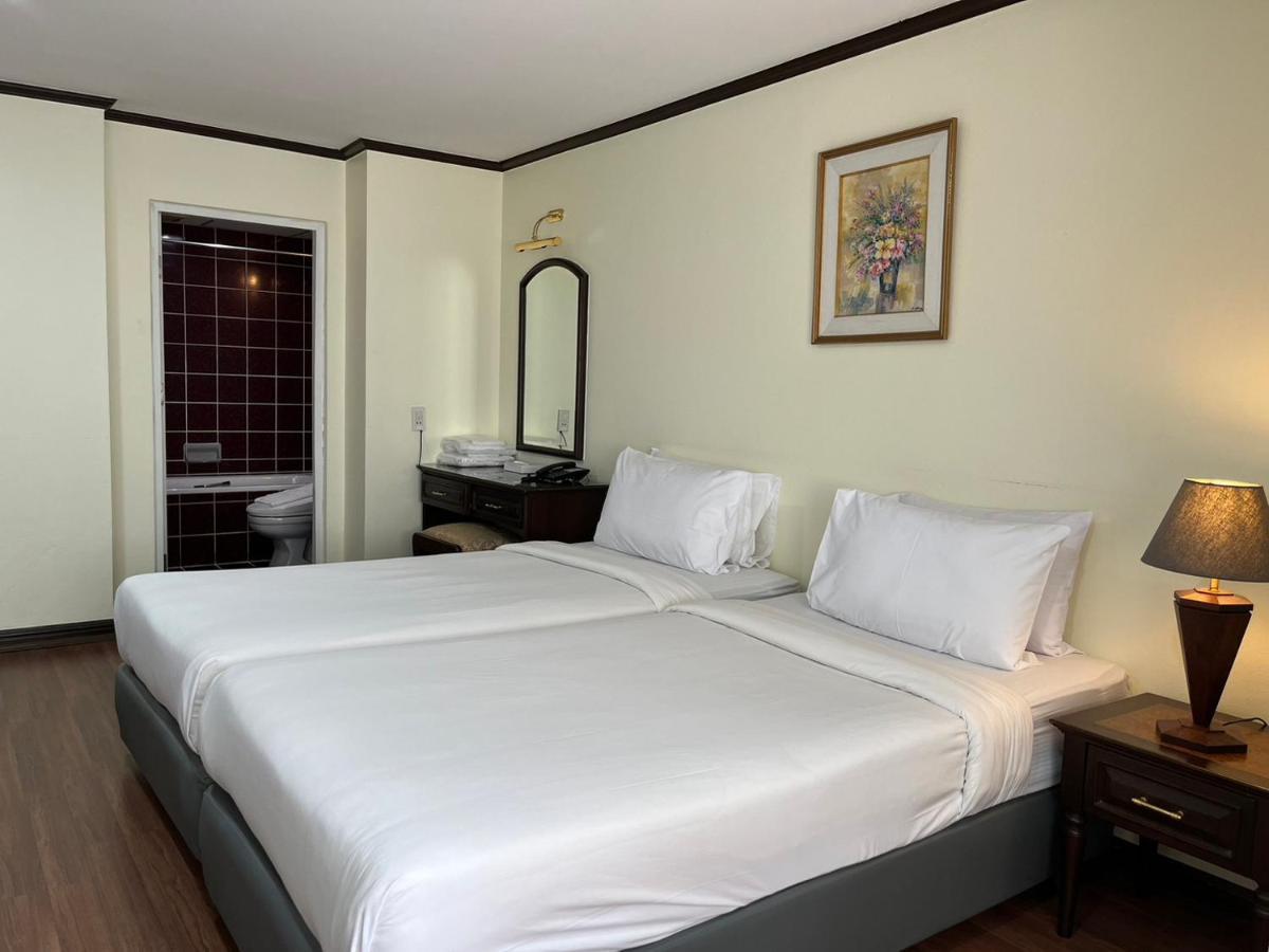 Yellow Ribbon Hills Boutique Suites Μπανγκόκ Εξωτερικό φωτογραφία
