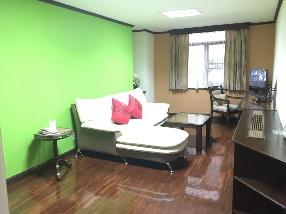 Yellow Ribbon Hills Boutique Suites Μπανγκόκ Εξωτερικό φωτογραφία